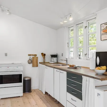 In With Kitchen